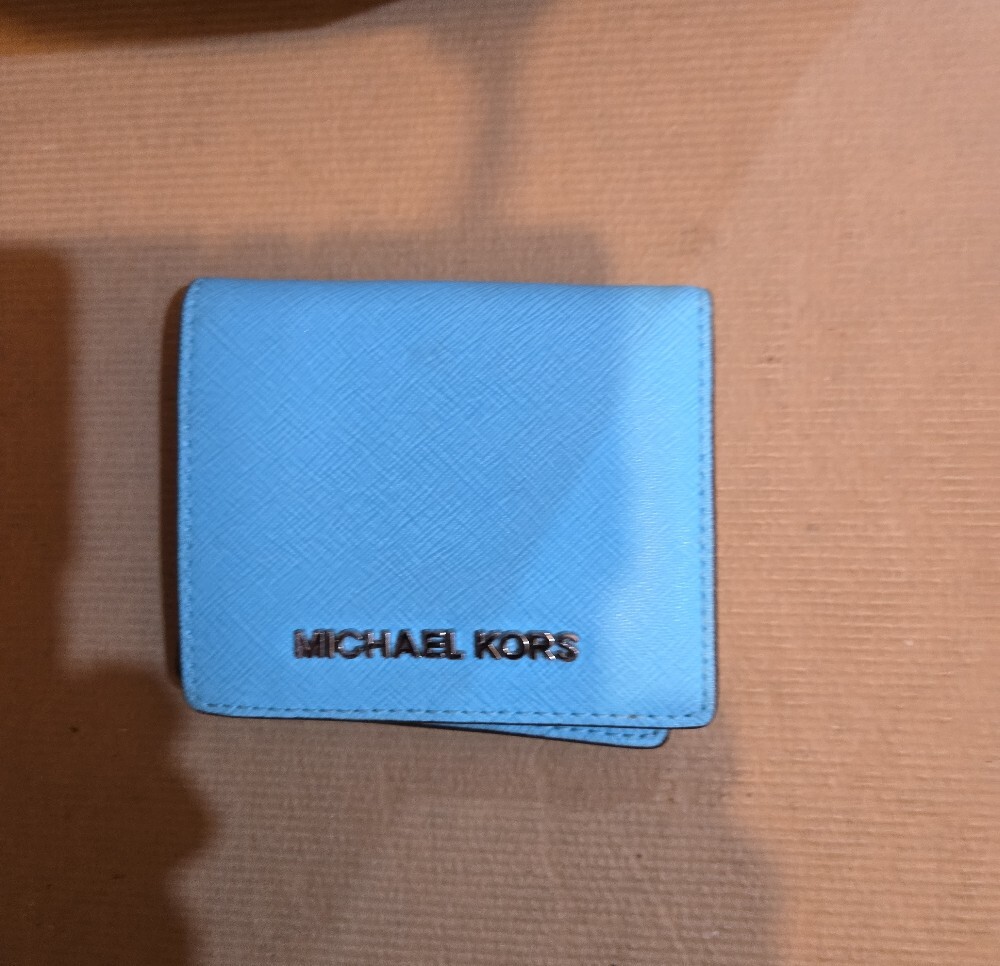 (2)Michael Kors Pale Pink Logo Tote with Light Blue Wallet - Picture 6 of 8